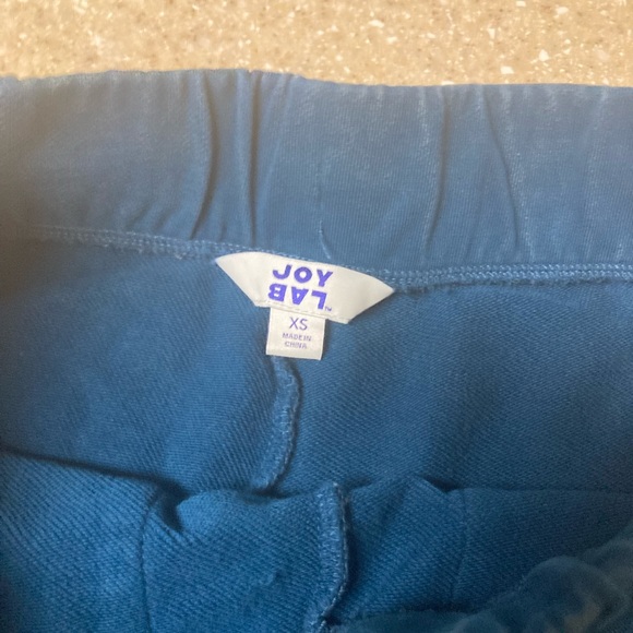 Ladies NWOT two piece short set. - Picture 6 of 6